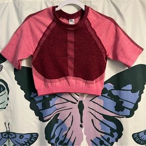 Seamless cropped workout top